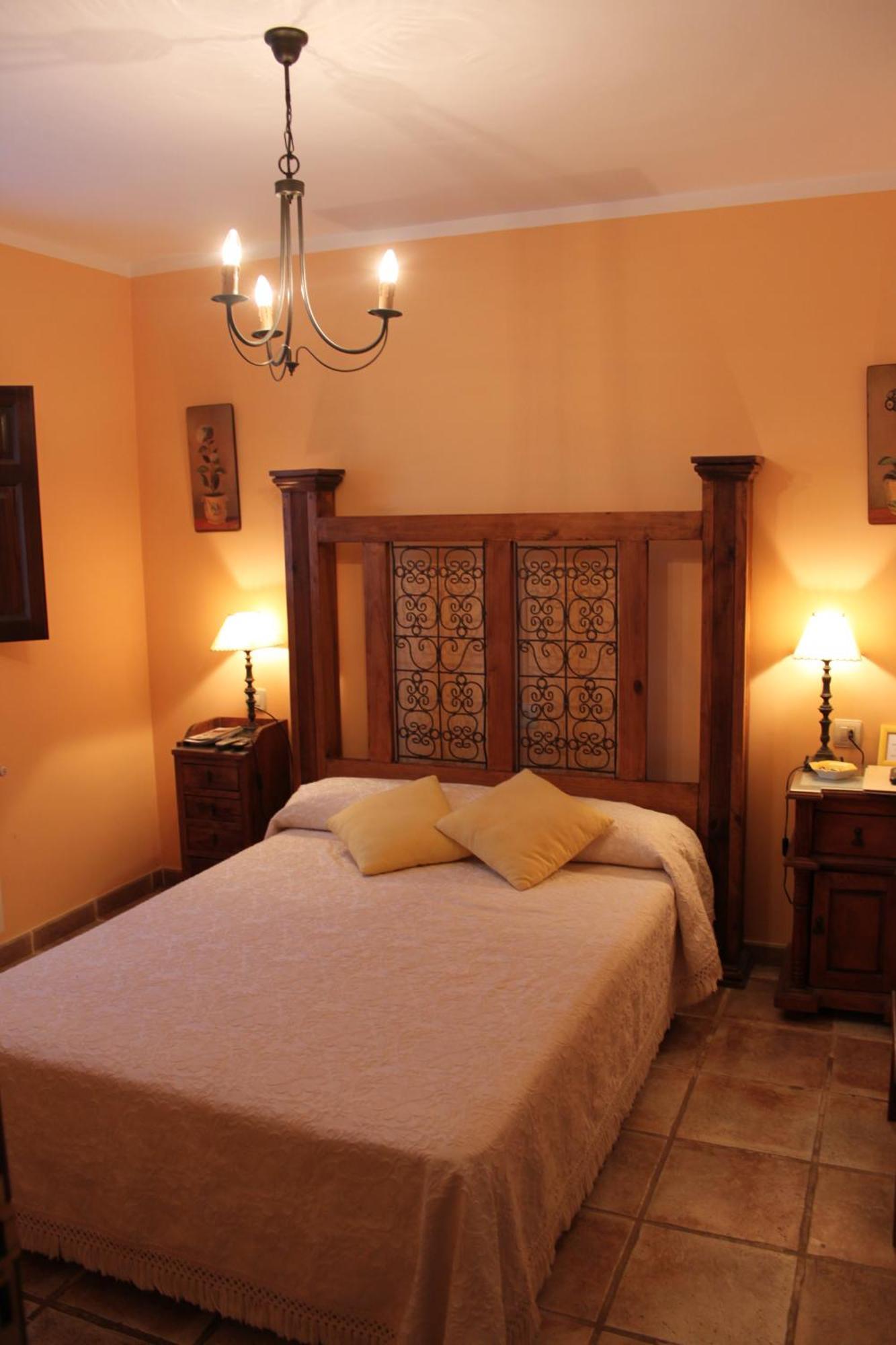 Mesa Del Conde Hotel San Felices de los Gallegos Стая снимка