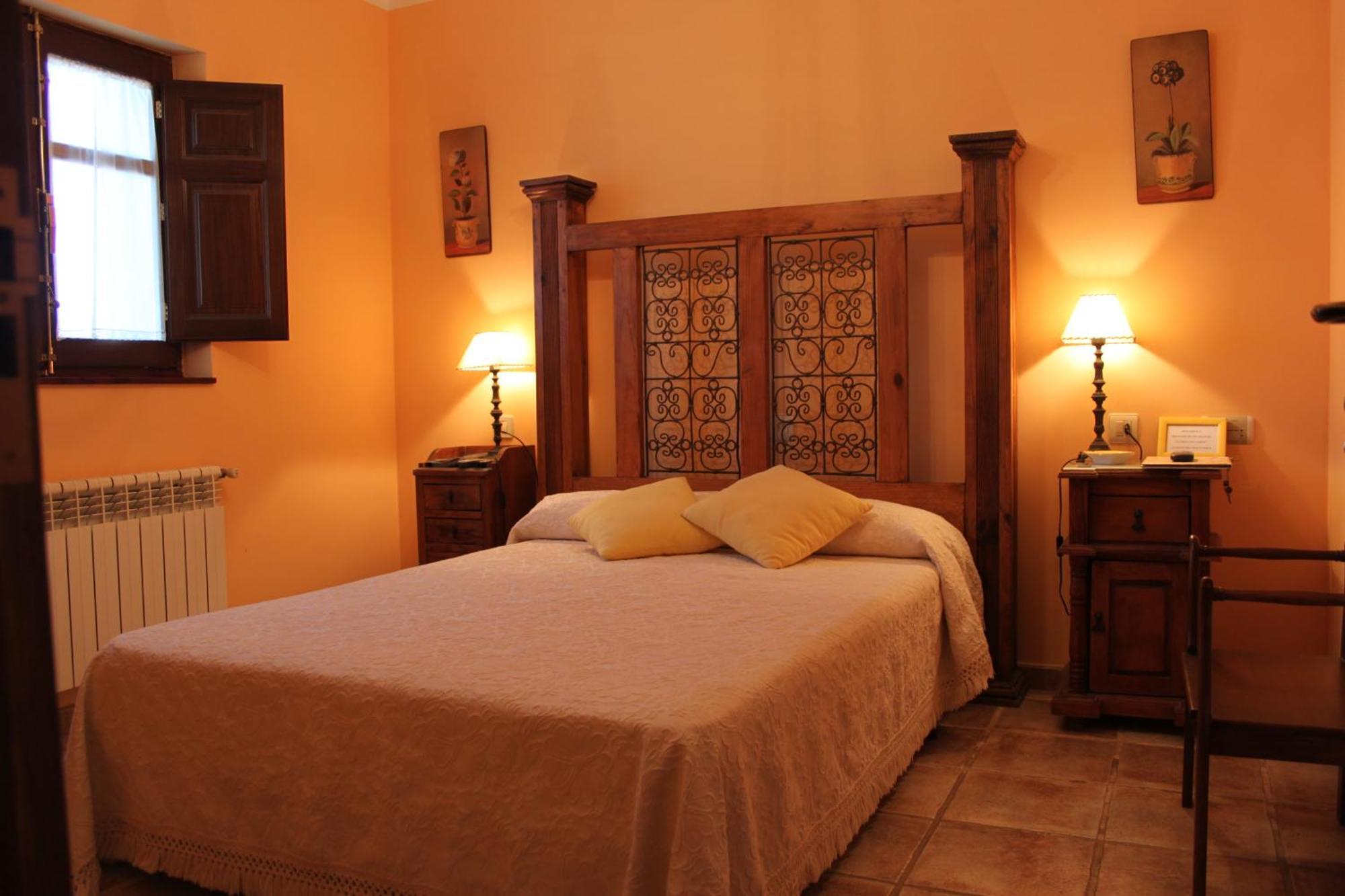 Mesa Del Conde Hotel San Felices de los Gallegos Стая снимка