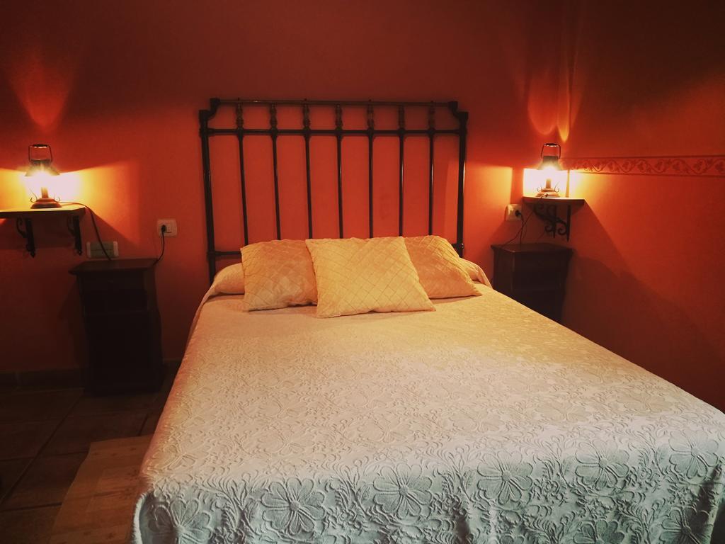 Mesa Del Conde Hotel San Felices de los Gallegos Екстериор снимка