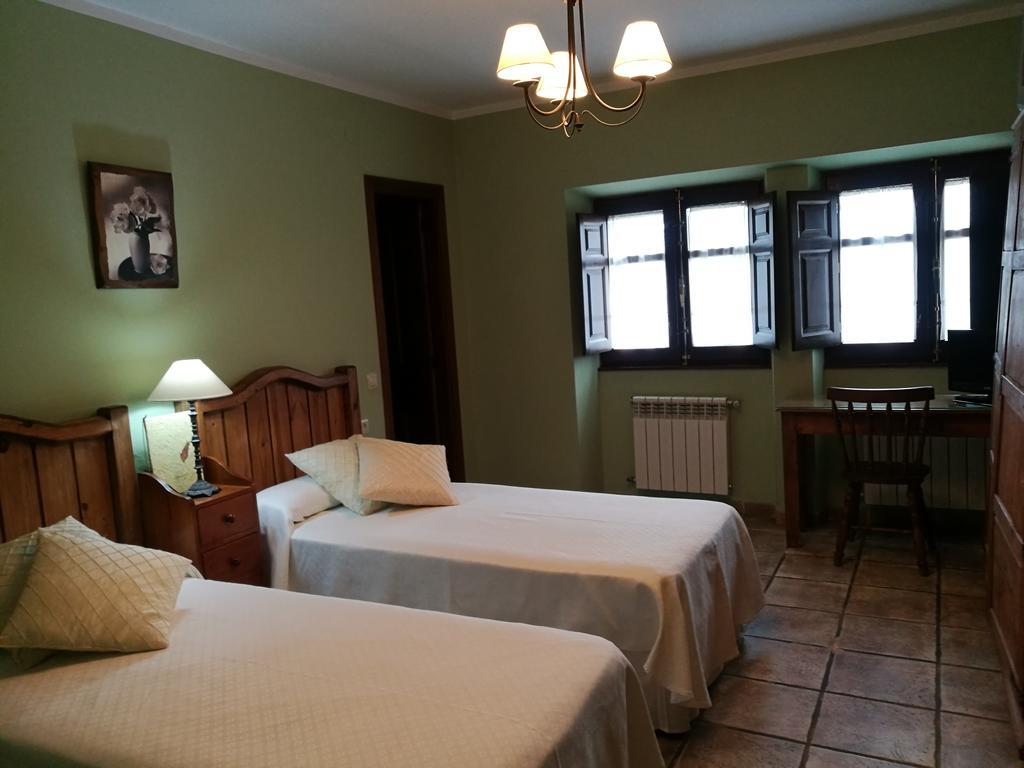 Mesa Del Conde Hotel San Felices de los Gallegos Екстериор снимка