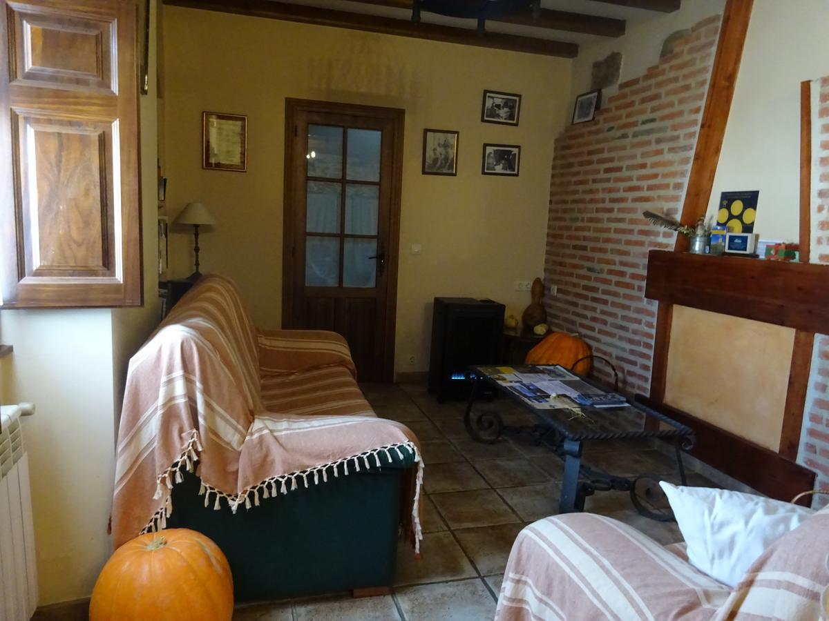 Mesa Del Conde Hotel San Felices de los Gallegos Екстериор снимка