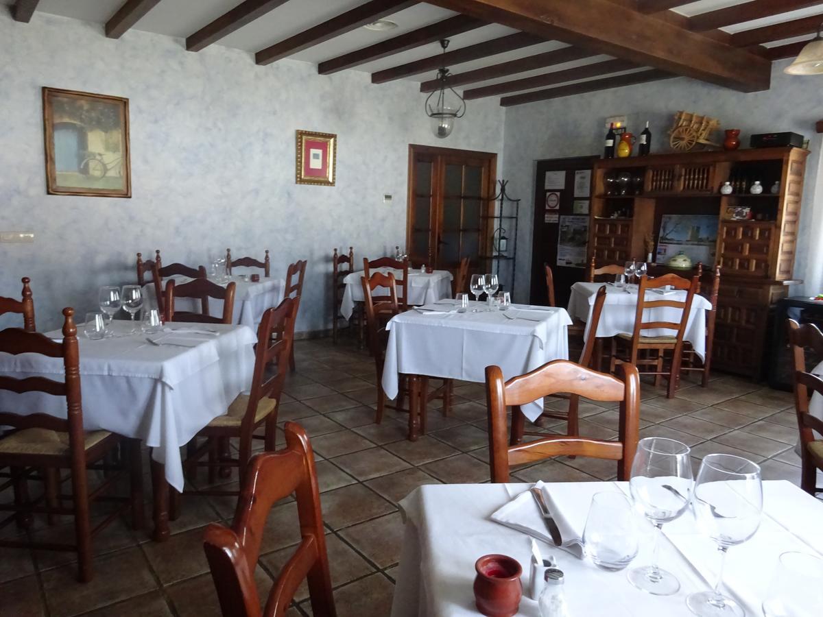 Mesa Del Conde Hotel San Felices de los Gallegos Екстериор снимка